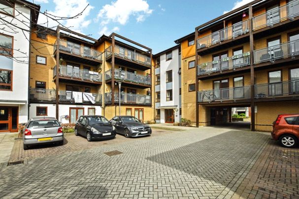 Harry Close, Croydon, CR0 - Photo 1