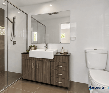 Stylish, Modern Living in the Heart of Hawthorne! - Photo 4