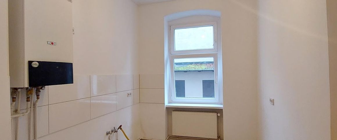 Ruhig wohnen, selbst gestalten: 1-Zimmer-Wohnung im Seitenflügel ab sofort verfügbar! - Photo 1