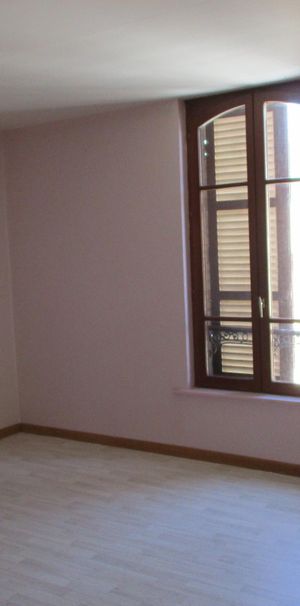 VOUZIERS, un appartement de type F2 au 2ème étage - Photo 1