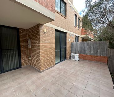 Spacious Two Bedroom Apartment With large Outdoor Area - Photo 3