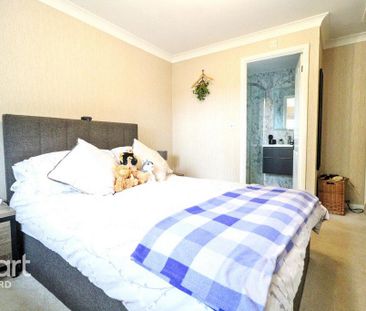 3 bedroom end of terrace house to rent - Photo 3