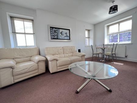 2 bedroom flat to rent - Photo 2