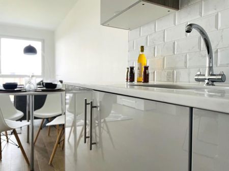 2 bedroom penthouse to rent - Photo 5