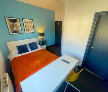 1 bedroom in a house share to rent - Photo 4