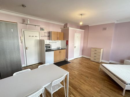 Studio to rent - Photo 2