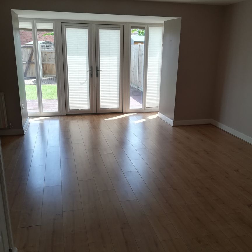 4 bed End of Terrace in Fen Street Brooklands, Milton Keynes, MK10 7HD - Photo 1