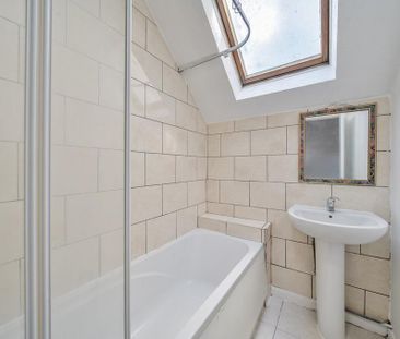 4 bedroom terraced house to rent - Photo 2