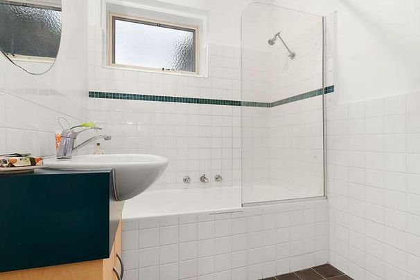 FANTASTIC 1 BEDROOM APARTMENT - Photo 1