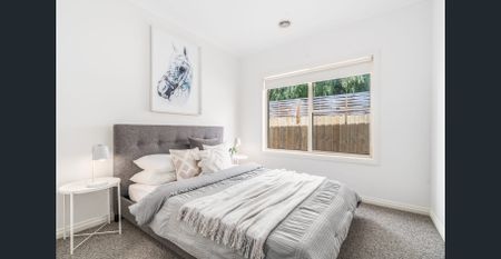 EFFORTLESS LIVING IN A PREMIER LIFESTYLE LOCATION - Photo 2