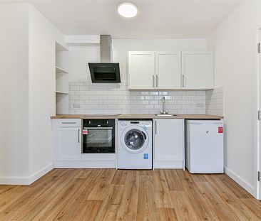 To Let 1 Bed Apartment - Photo 3