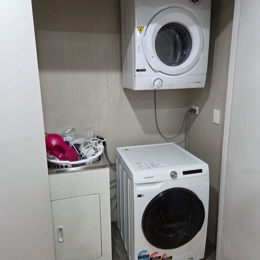 Kellyville - Photo 1