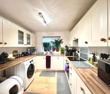 Highlands, Olympic Way, High Wycombe, HP13 - Photo 2