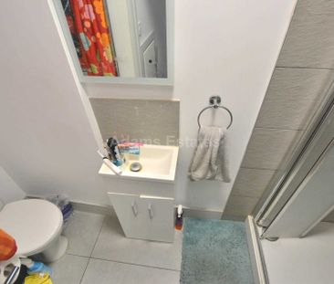 Grange Ave, Reading - Photo 3