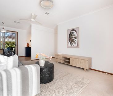 Modern 2-Bedroom Unit with Private Backyard - $580 per Week - Photo 2