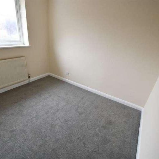 Bedroom Terraced House In Guildford, GU2 - Photo 1