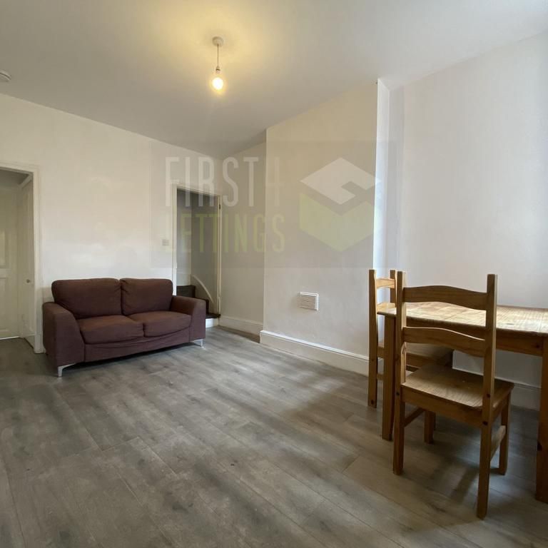 3 bedroom terraced house to rent - Photo 1