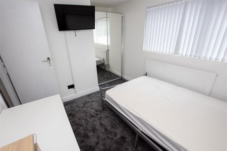 6 bedroom house to rent - Photo 5