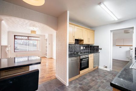 3 bedroom semi-detached house to rent - Photo 3