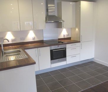 2 bedroom flat to rent - Photo 5