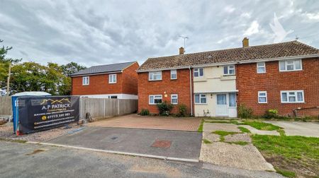 3 bedroom end of terrace house to rent - Photo 5