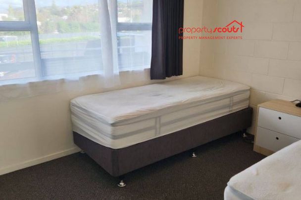 Cozy central semi-furnished unit - Photo 1