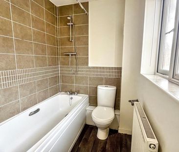 2 bedroom flat to rent - Photo 4