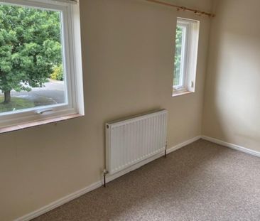 2 bedroom semi-detached house to rent - Photo 6