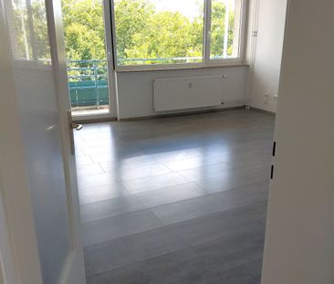 2 NKM frei bei Anmietung!!! Sehr schöne 2 Zimmer Wohnung mit Balkon... - Foto 3