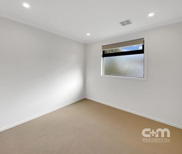 Modern Comfort & Family Flexibility in the Heart of Glenroy - Photo 5