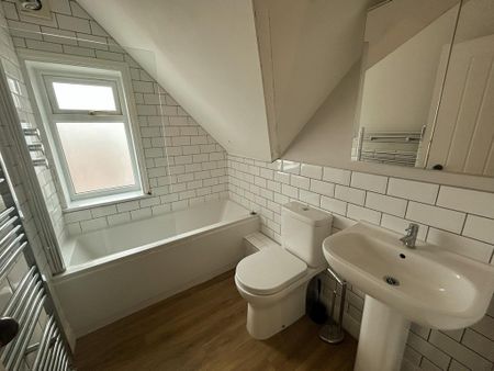 2 bedroom flat to rent - Photo 5