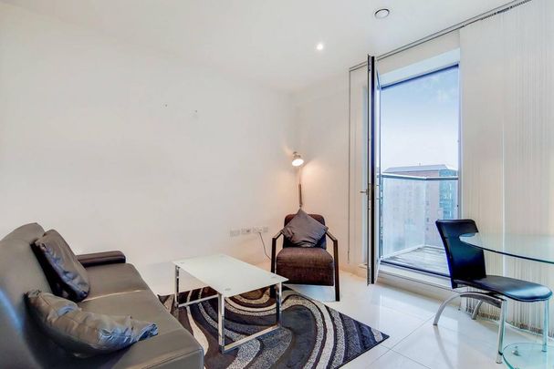 Studio to rent - Photo 1