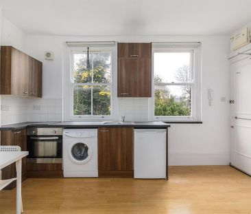 Bedsit to rent - Photo 4