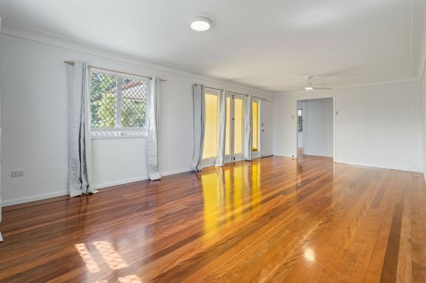 30 Centre Street, Aspley QLD, Belconnen - Photo 1