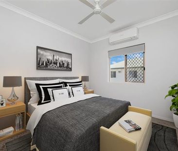 3 BEDROOM TOWNHOUSE IN RAILWAY ESTATE! - Photo 4