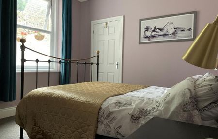 2 bedroom flat to rent - Photo 2