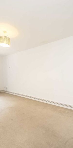 Lambert Avenue, TW9, London - Photo 1