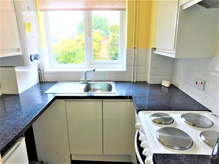 1 bedroom semi-detached house to rent - Photo 4