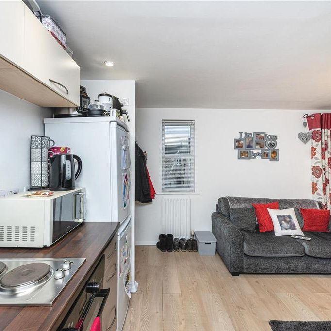 Studio to rent - Photo 1
