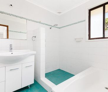 Single Level Residence in Prime Location! - Photo 4