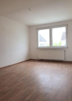 neu renovierte 4 Raum Wohnung im 2.OG - Foto 1