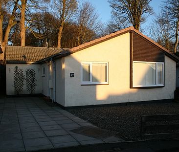 STUNNING 3 BED DETACHED BUNGALOW – RAVENSBY PARK GARDENS, CARNOUSTIE - Photo 2