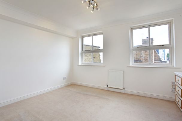 4 bedroom terraced house to rent - Photo 1