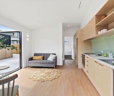 One-bedroom stand-alone townhouse with carpark - Photo 1
