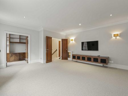 3 bedroom mews to rent - Photo 5