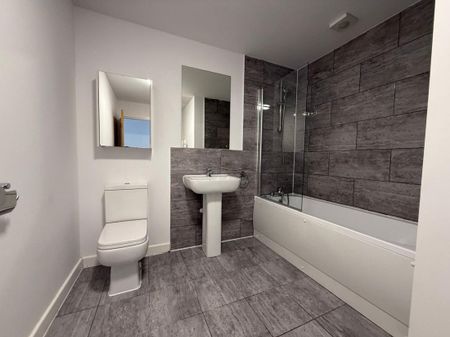 PETERBOROUGH - Photo 5