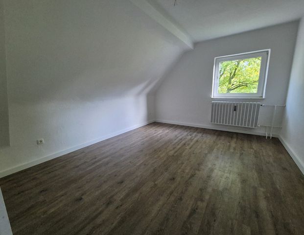 Ideal für Singles – Schicke Dachgeschosswohnung! - Photo 1