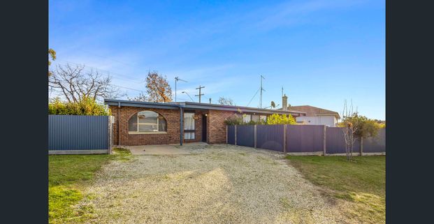 3/425 Clayton Street, Canadian, Vic 3350 - Photo 1