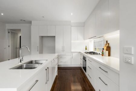 52 Elwood Street, Brighton VIC 3186 - House For Rent | Domain - Photo 4