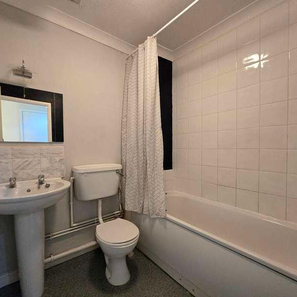 Millbrook Road East, Southampton, SO15 - Photo 1